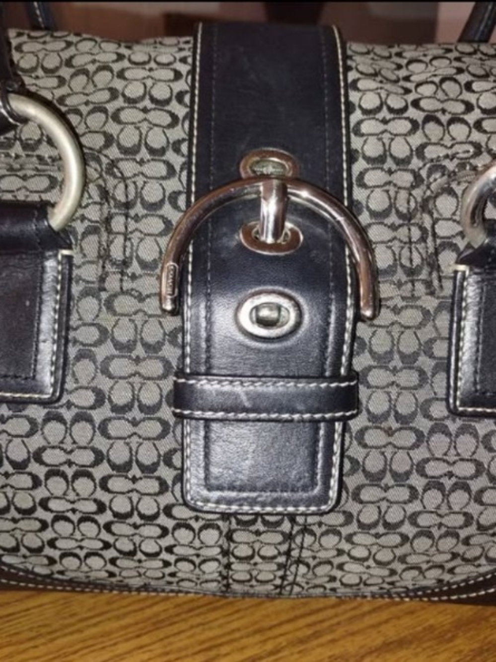 Vintage Coach SOHO Iconic Black Big Buckle Flap Over Signature Trim Shoulder Bag - Picture 4 of 6